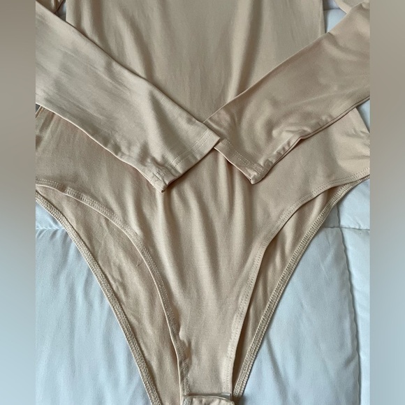 NEW-Medium Bodysuit - Picture 9 of 11